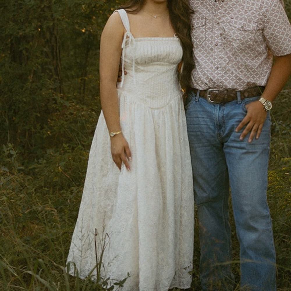 Elegant White Maxi Dress
